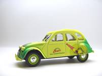 2CV 6 Kiwi Zespri 1987 (aux couleurs de l'entreprise Zespri, elle a sillionnée les routes de France pour promouvoir ce fruit pas encore connu de tout le monde)