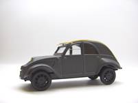 2CV Prototype Cyclope 1942 (son nom est dû au fait qu'il n'est qu'un seul phare en son centre)