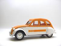 2CV Spot 1976 (série spéciale dessinée par Serge Gévin de couleurs blanche et orange)