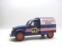 2CV Biscuits l'Alsacienne 1958 (au service de l'entreprise pour ses qualités d'utilitaire bon marché et économique)