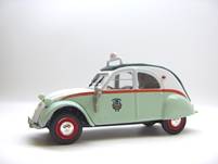 2CV AZL Taxi 1957 (finalement abandonnée, jugée pas assez sécuritaire)