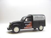 2CV AU 1954 Secours Police Routier (véhicule intervenant surtout pour les accidents de la route mais aussi pour tout problème lié à l'automobile sur route)