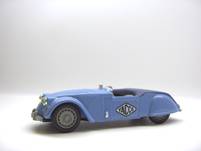 2CV Prototype barquette Barbot 1953 (elle est dotée d'un moteur modifié, plus puissant qui lui permet de participer à des compétitions d'endurance sur circuit)